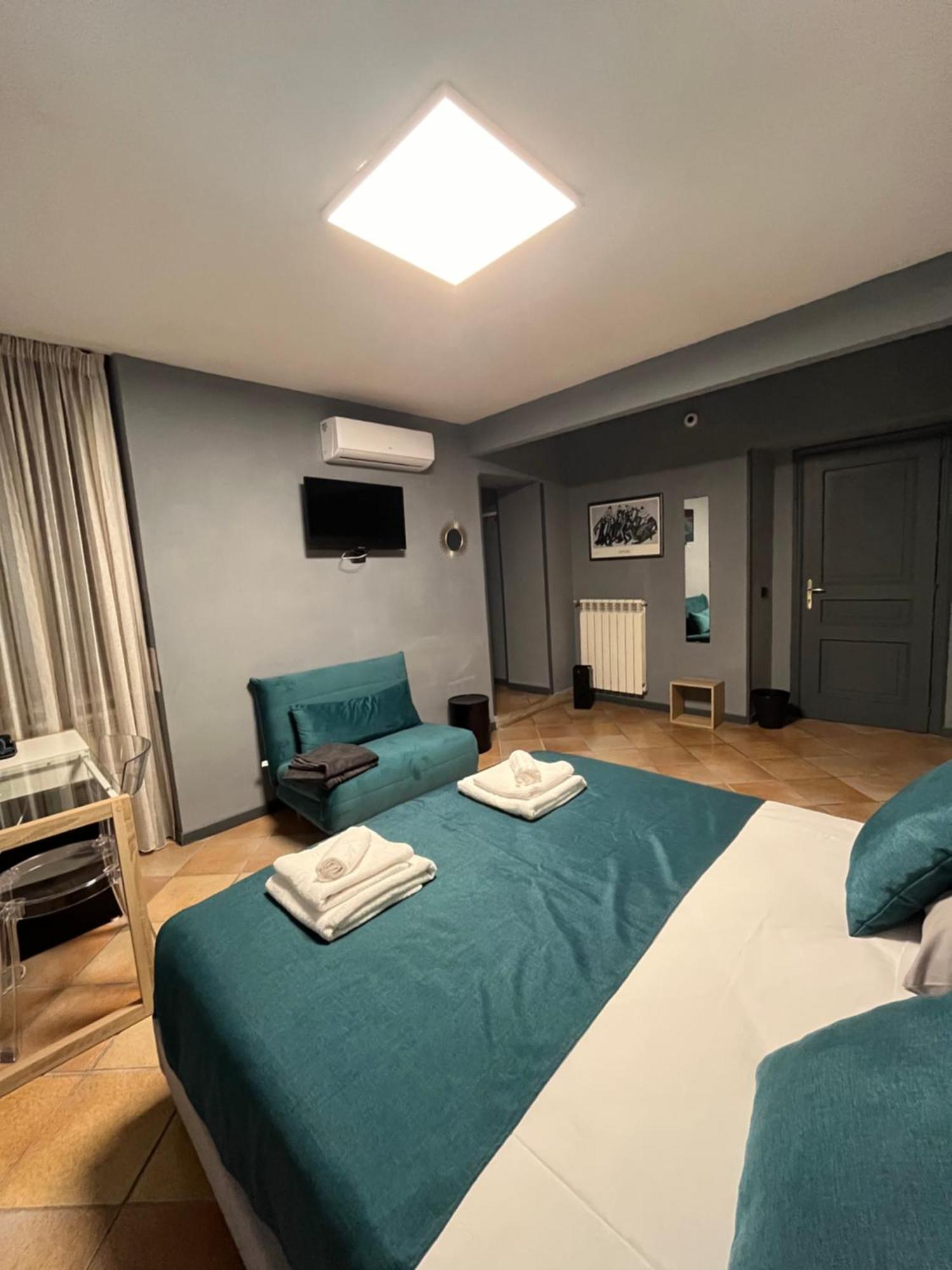 Naples Luxury Suites B&B 외부 사진